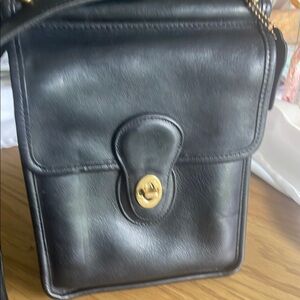 Coach vintage Black Murphy
9930 Leather Crossbody Bag with Gold Accents